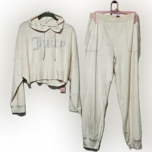 Juicy Couture Women’s Velvet Fleece Long Sleeve Top with Jogger Pants